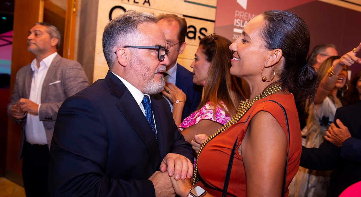 Ignacio Moll conversa con Rosa Martín