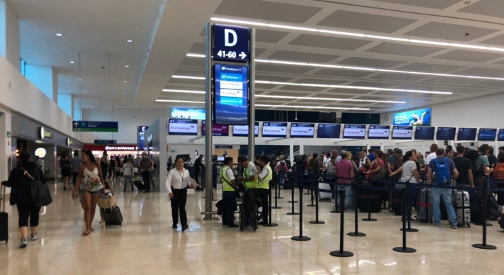 Terminal 4 del aeropuerto de Cancún | Foto: Vmzp85 (CC BY-SA 4.0)