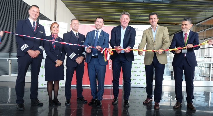 Joshua Mark Turner; Nidia Ana Cabrera, Jefter Braga; Odd Are Tveit, Cónsul Honorífico de Noruega en Las Palmas; Geir Karlsen, CEO Norwegian; Pablo Linares, director gerente Turismo de Gran Canaria; y Julio Peñalver Mora, director Aeropuerto de Gran Canaria