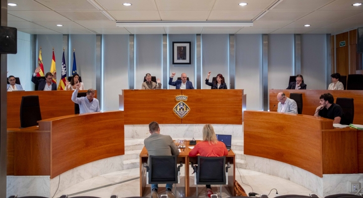 El Consell de Ibiza pide al Govern un “recargo” de la ecotasa “en su ámbito territorial”