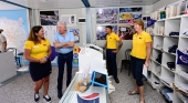 Pedro Quevedo junto a informadores de la regata ARC. Foto: Toni Hernández