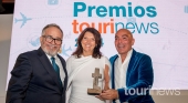 Ignacio Moll, CEO de Tourinews; Lenka Vikova, fundadora y presidenta de Canaria Travel; y Kike Sarasola,  fundador y presidente de Room Mate Hotels