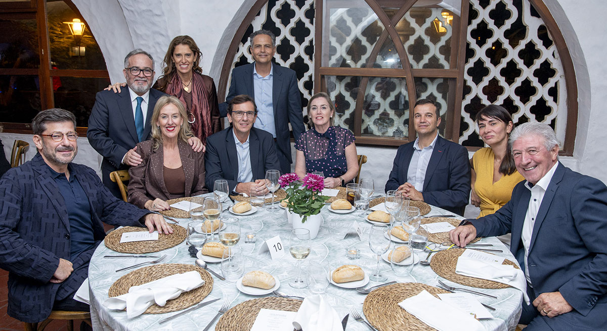 Jesús Castaño, Elena Tejedor, José Sintes, Yomara García, Emilio Sánchez, Marta Alonso, Delfín Vila, Ignacio Moll, Soledad Iess y Santiago Gil