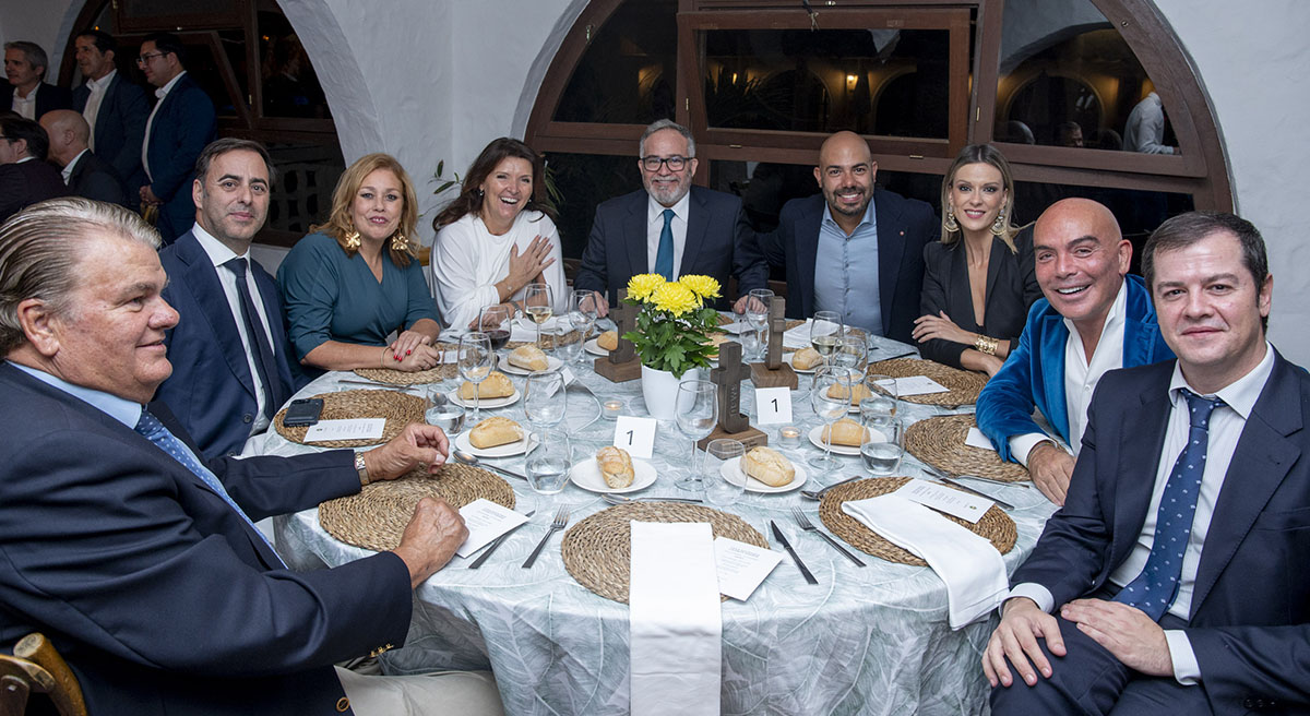 Eduardo Fiestas, Antonio Cárdenas, Astrid Pérez, Lenka Vikova, Ignacio Moll, Mauricio Miramontes, Adrienne Chaballe, Kike Sarasola y Luis Martín