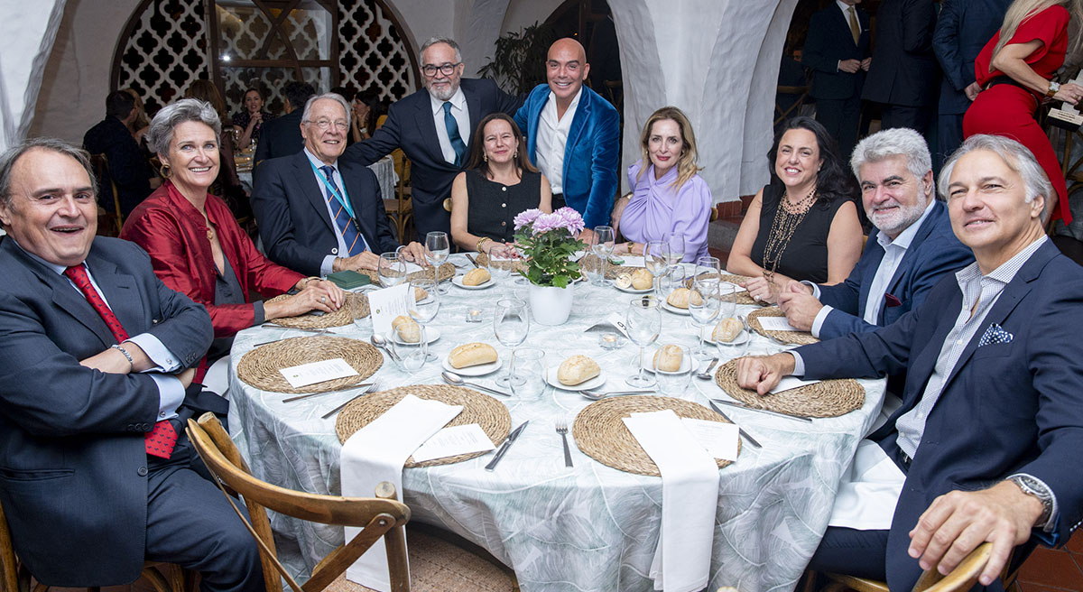 Miguel Ramos, Isabel Middelmann, Álvaro Middelmann, Ignacio Moll, Noemí Medina, Kike Sarasola Cristina Rodríguez, María del Mar Sánchez, Mario Domínguez y José Luis Marrero