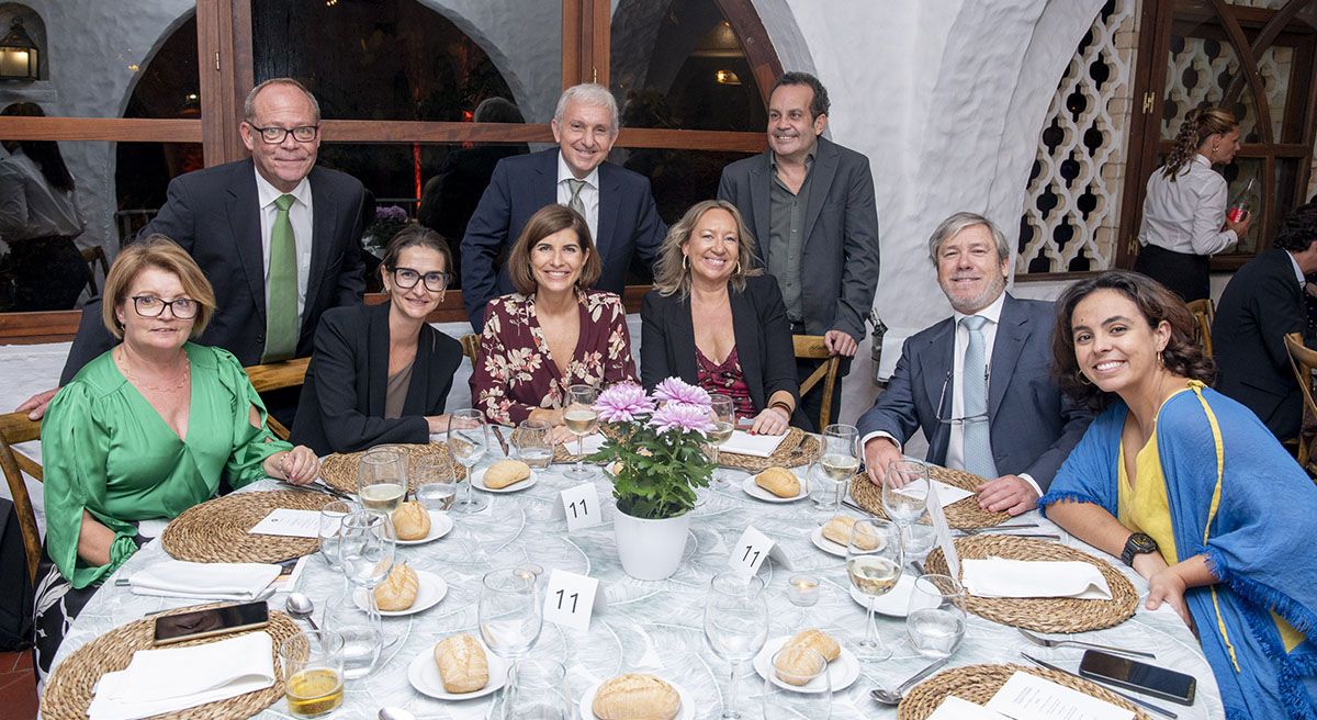 Carmelina Rodríguez, Yaiza Roger, Palmira Cañete, Carolina Girona, Manuel Duque, María Roca, Marco Girona, José María Plácido y Alejandro Zabaleta