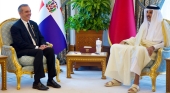 El presidente de República Dominicana, Luis Abinader, con el emir Qatar, Tamim Bin Hamad Al Thani.