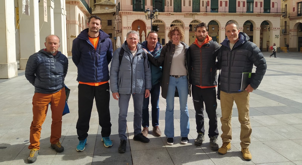 Nacho Cifuente (izda) junto al resto de la Junta TDA