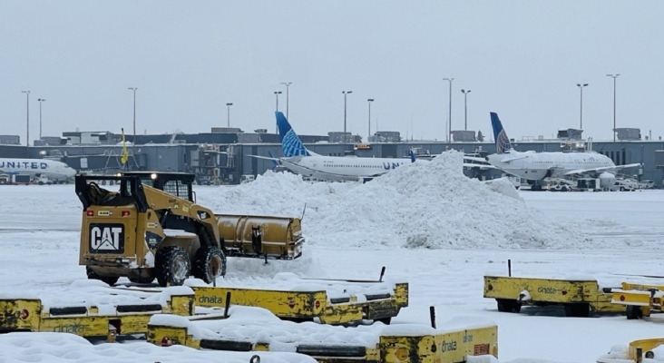 Nieve en el Aeropuerto Internacional de Washington-Dulles 