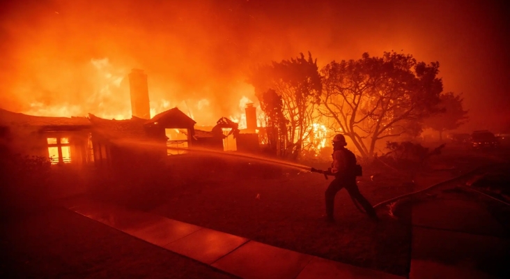 Los anfitriones de Airbnb ofrecen sus casas a los afectados por los incendios en California