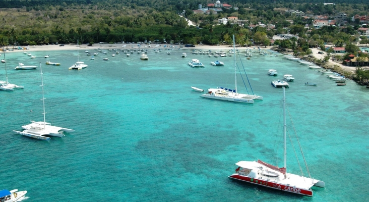 Las excursiones náuticas de Bayahíbe (R. Dominicana), paralizadas bajo extorsión tras la detención del alcalde | Foto: Максим Улитин (CC BY 3.0)