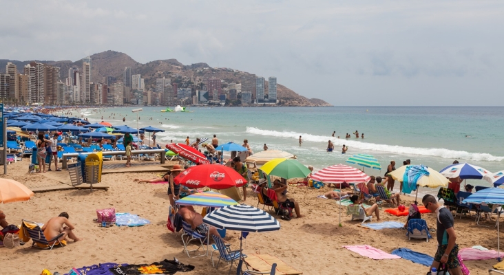 Playa de Levante, Benidorm, España | Foto: Diego Delso (CC BY-SA 4.0)