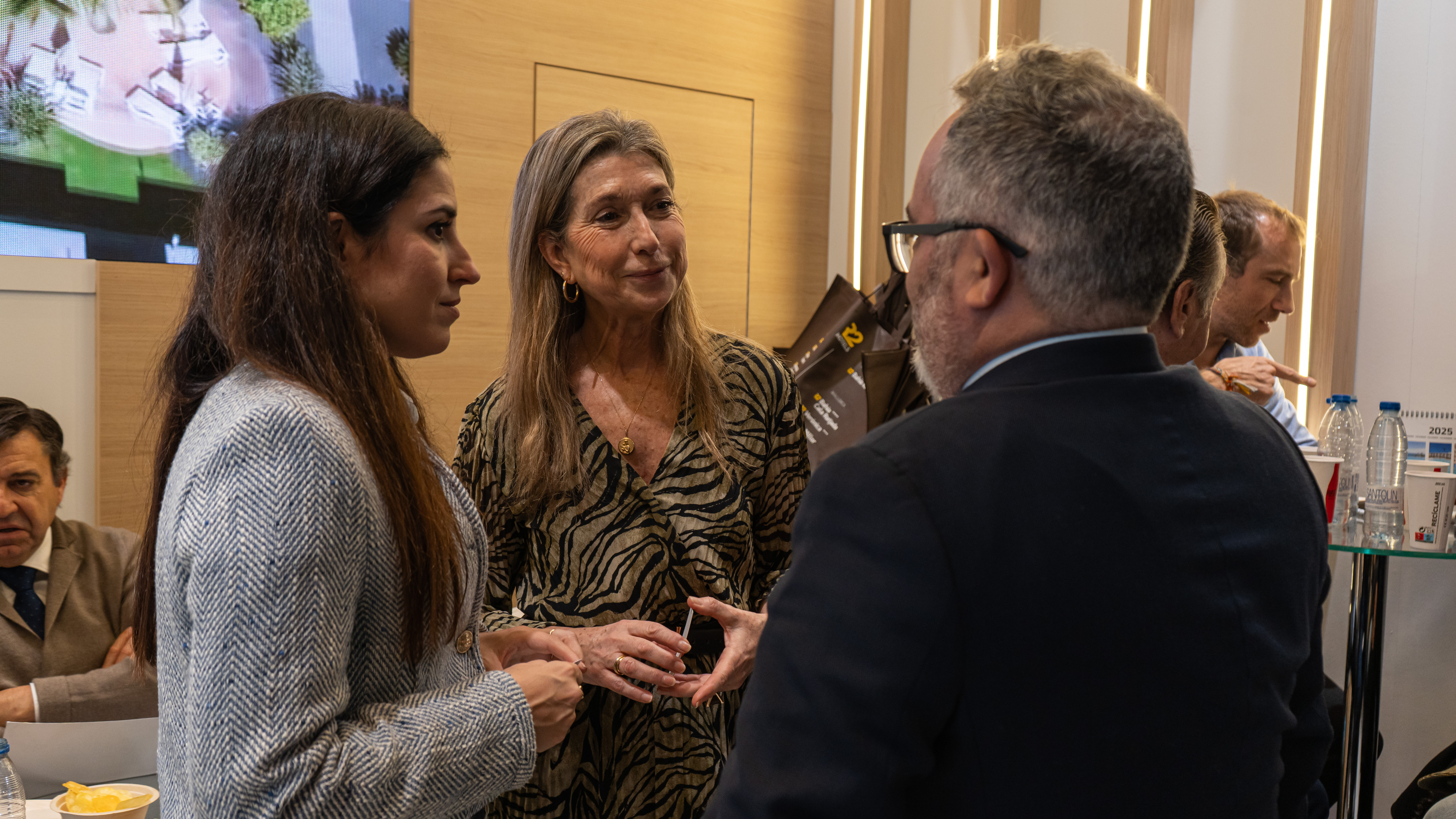 Laura Rosales, Pilar Valerio e Ignacio Moll