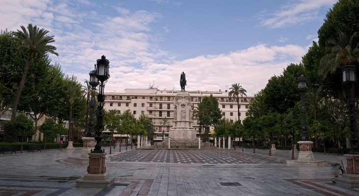 Plaza Nueva de Sevilla Foto Anual CC BY 3.0