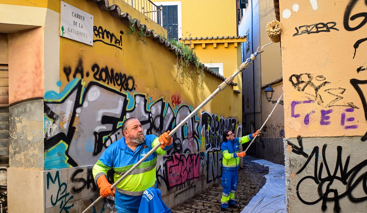 Pla pilot contra pintades vandàliques barri Sant Jaume (2)