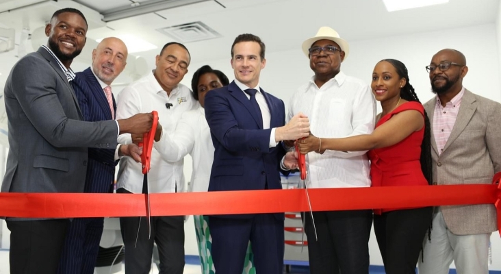 Hospiten inaugura la primera sala de hemodinamia en Jamaica