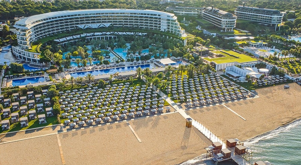 Playa en Belek. Superficie de playa un factor limitante para la expansión en tercera línea