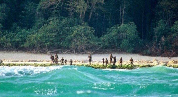 La tribu más aislada del mundo mata al turista que quería evangelizarla|Foto: Christian Caron, vía Survival