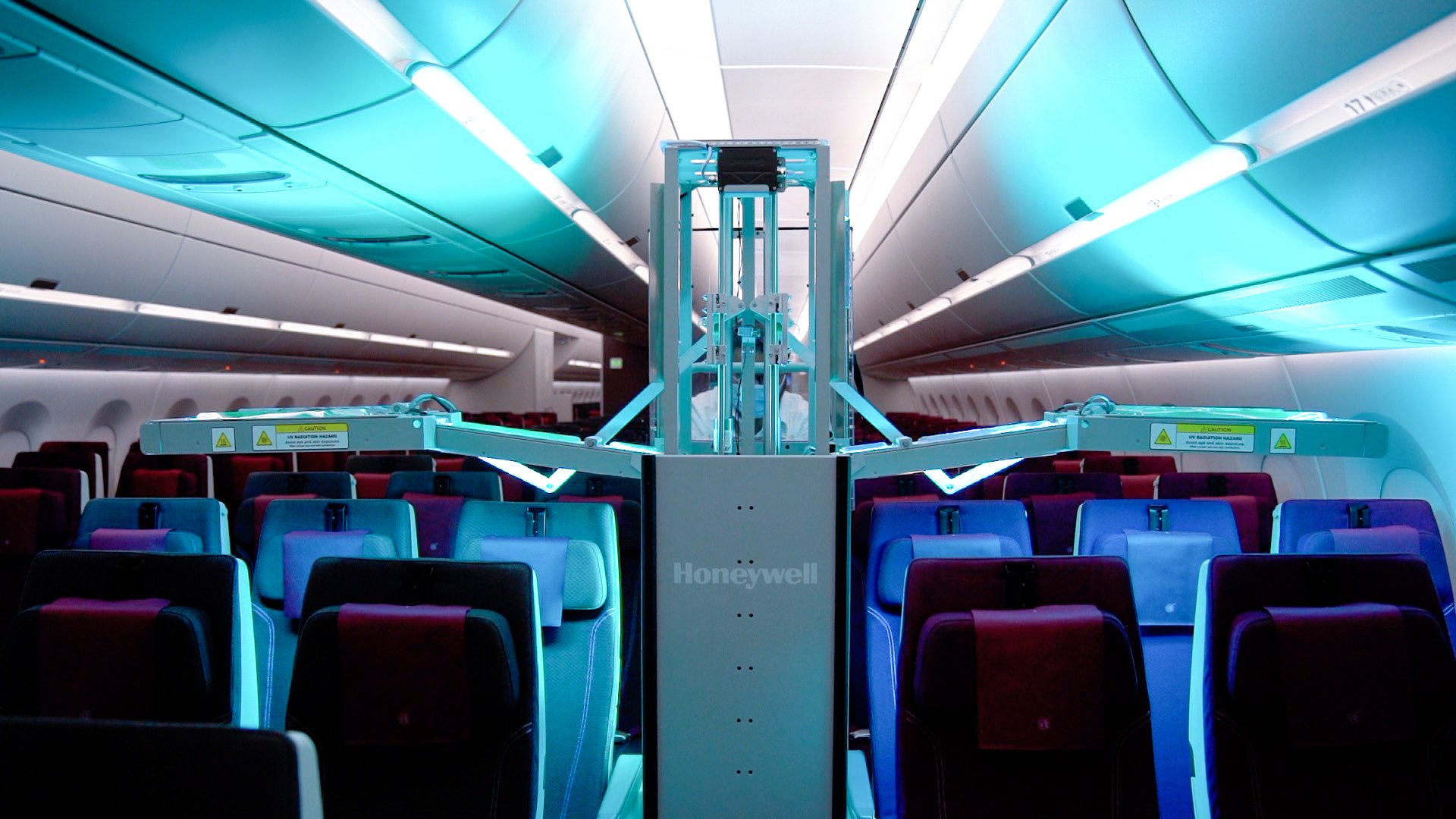 Peregrino frío cortina Qatar Airways incorpora sistema de limpieza de cabina por rayos UV
