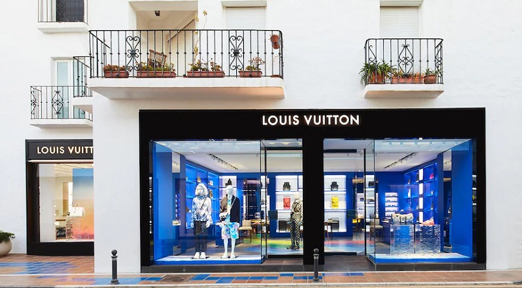 Louis Vuitton store, Marbella Puerto Banus  Marbella, Marbella puerto  banus, Louis vuitton store