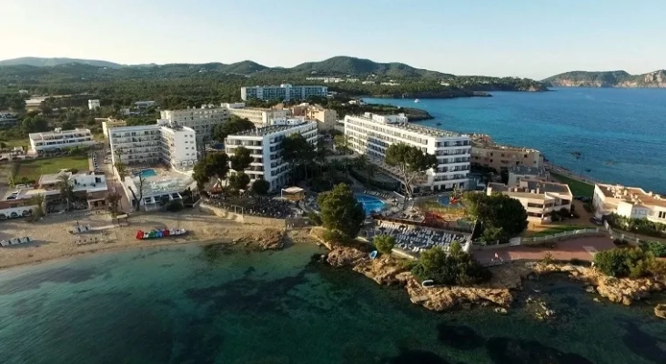 Leonardo Hotels abre sus seis nuevos hoteles en Mallorca e Ibiza | Foto: Leonardo Royal Hotel Ibiza Santa Eulalia