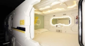 The Yellow Capsule, un alojamiento diferente en el epicentro de los grandes resorts