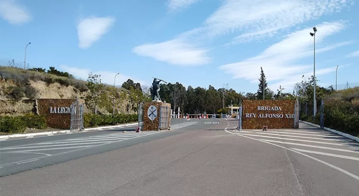 Entrada de la base militar Álvarez de Sotomayor en Viator (Almería) | Foto: Ismael Olea (CC BY 4.0)