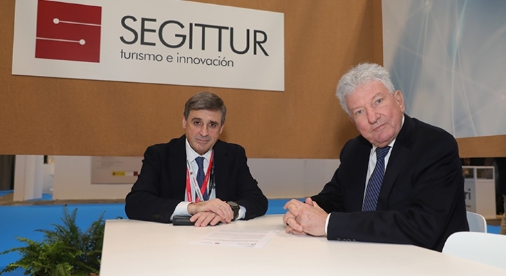 Enrique Martínez y Pedro Quevedo durante la reunión en IFEMA (Madrid) | Foto: David F. Sabadell