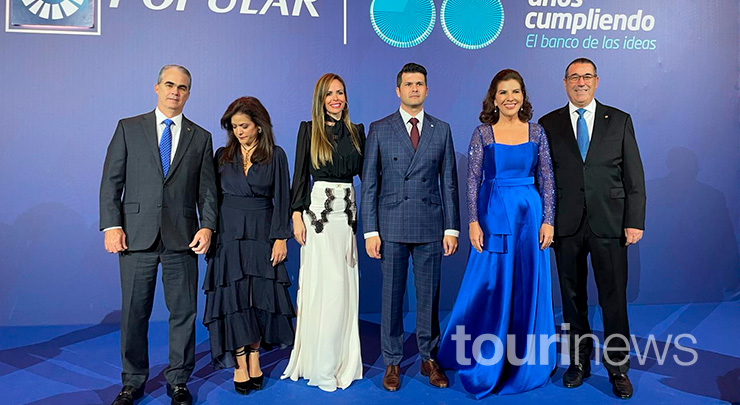 René Grullón, Elima González, Elena Martell; Francisco López, Theresa Sullivan y Juan Manuel Martín de Oliva