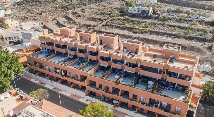 Edificio desokupado en Adeje (Tenerife) Foto El Día