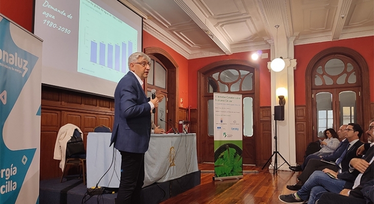 Narciso Berberana, director de Estrategia de Grupo Agbar, durante su ponencia en el Gabinete Literario de Las Palmas de Gran Canaria | Foto: ATE