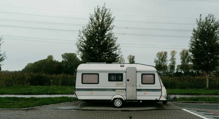 El auge del turismo de caravanas en Mallorca ‘pilla’ a los ayuntamientos sin normativas al respecto