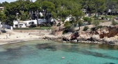 Denuncian obras ilegales y la invasión de hamacas en una playa de Portals Nous (Mallorca) | Foto: mallorca-touristguide.com