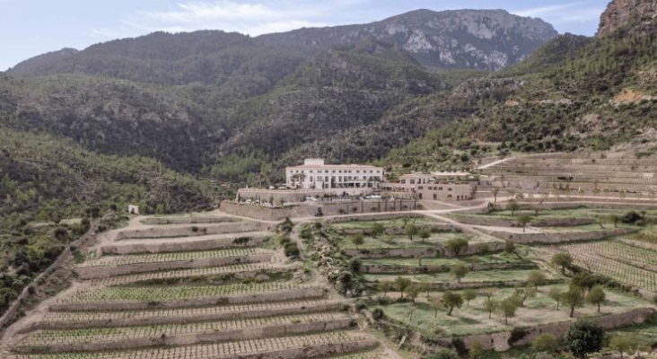 Richard Branson vende una finca colindante al hotel Son Bunyola (Mallorca) que cuenta con licencia hotelera