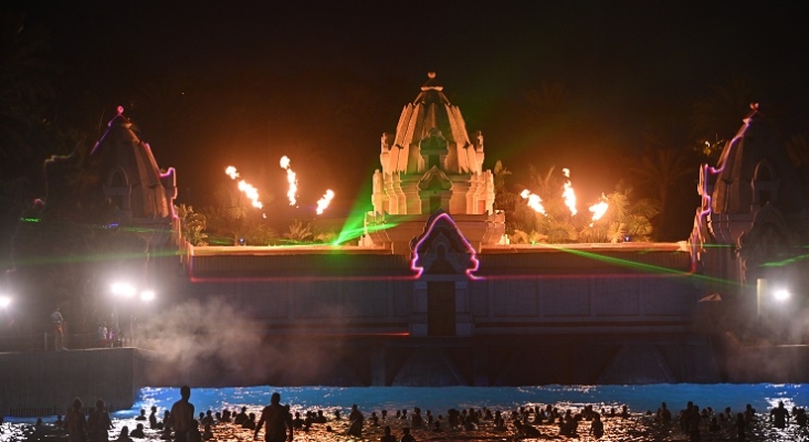 Las noches de Tenerife estallan de emoción en Siam Park