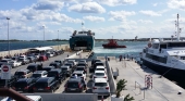 Carga de vehículos en el Puerto de la Savina (Formentera) | Foto: Ports de Balears