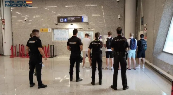 Detención de turistas en el Aeropuerto de Palma Foto Policía Nacional